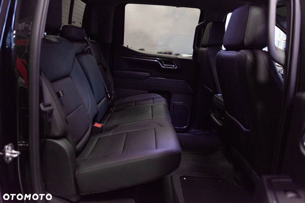 Chevrolet Silverado - 12