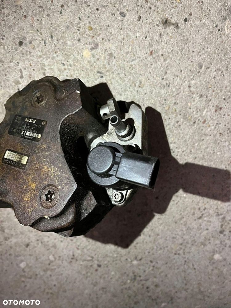 BMW E90 330D E60 330D X3 3.0D POMPA WTRYSKOWA - 2