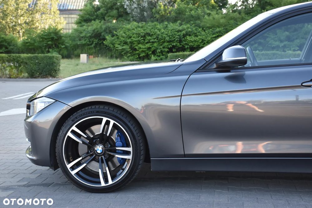 BMW Seria 3 328i Sport-Aut Sport Line - 18