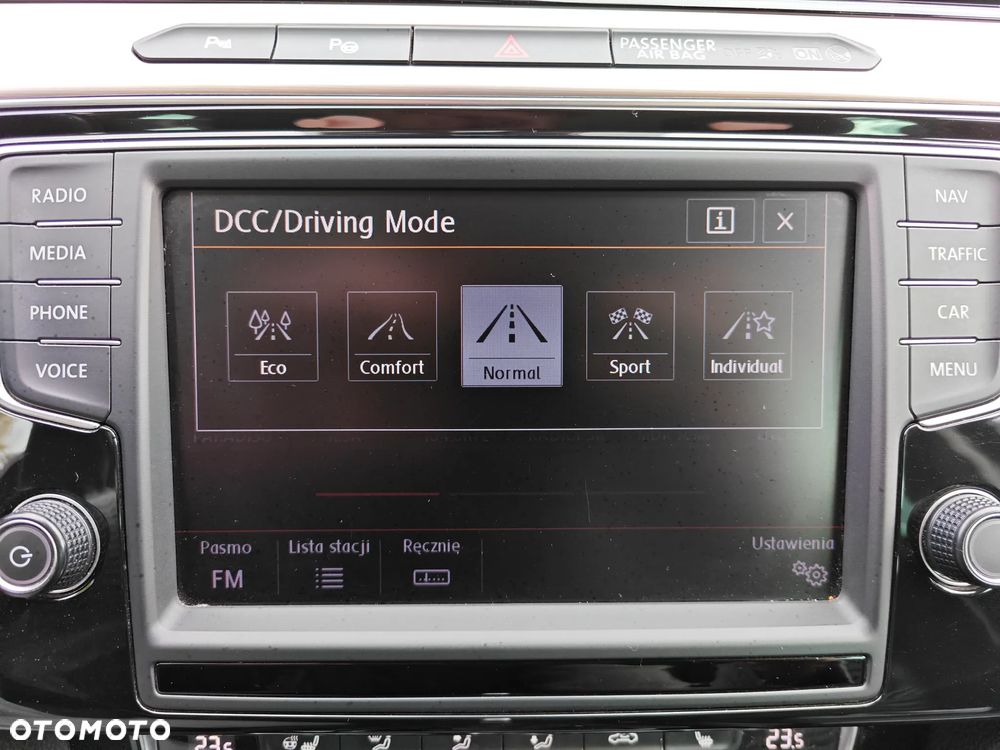 Volkswagen Passat Variant 2.0 TDI Bi-Turbo BMT 4Mot Highline DSG - 27