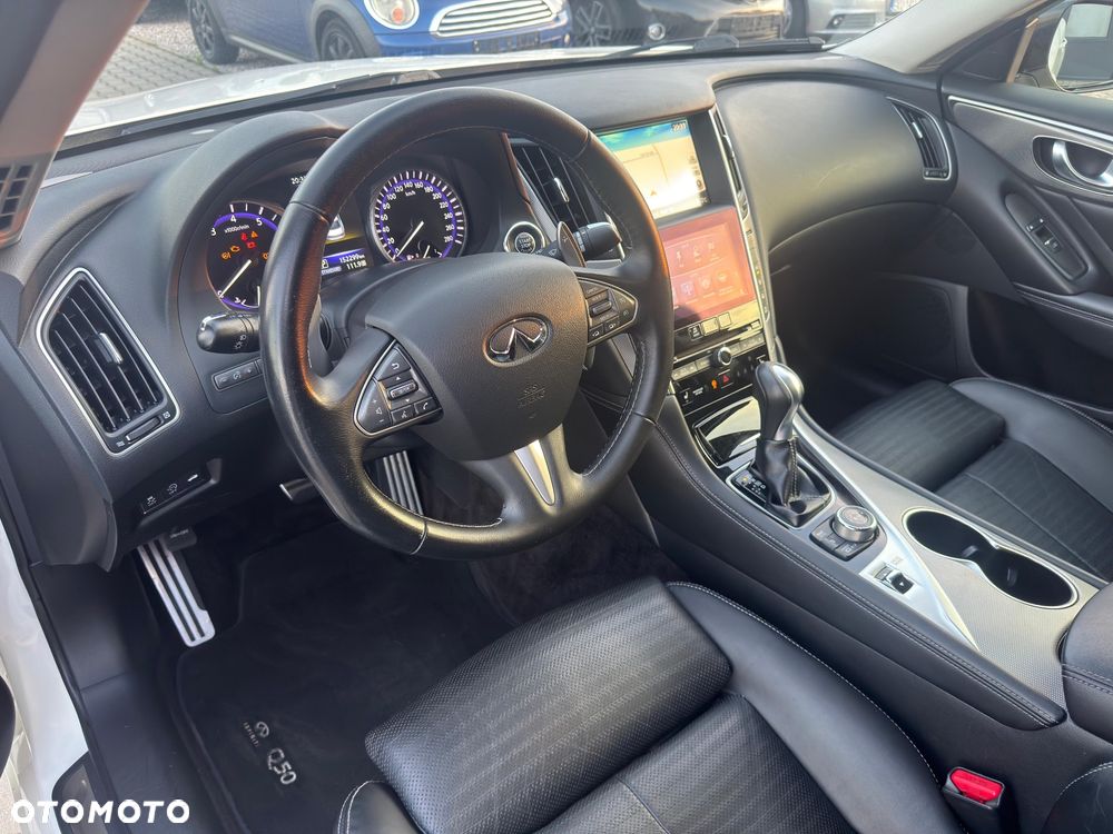 Infiniti Q50 2.0t Premium Executive - 28