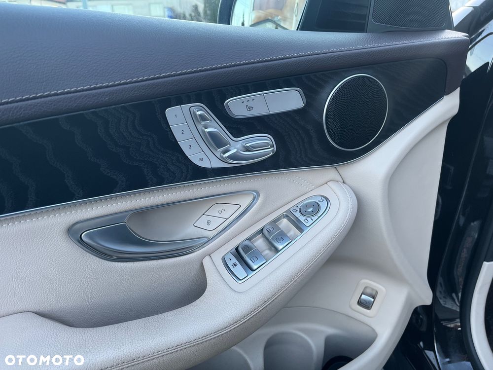 Mercedes-Benz GLC - 12