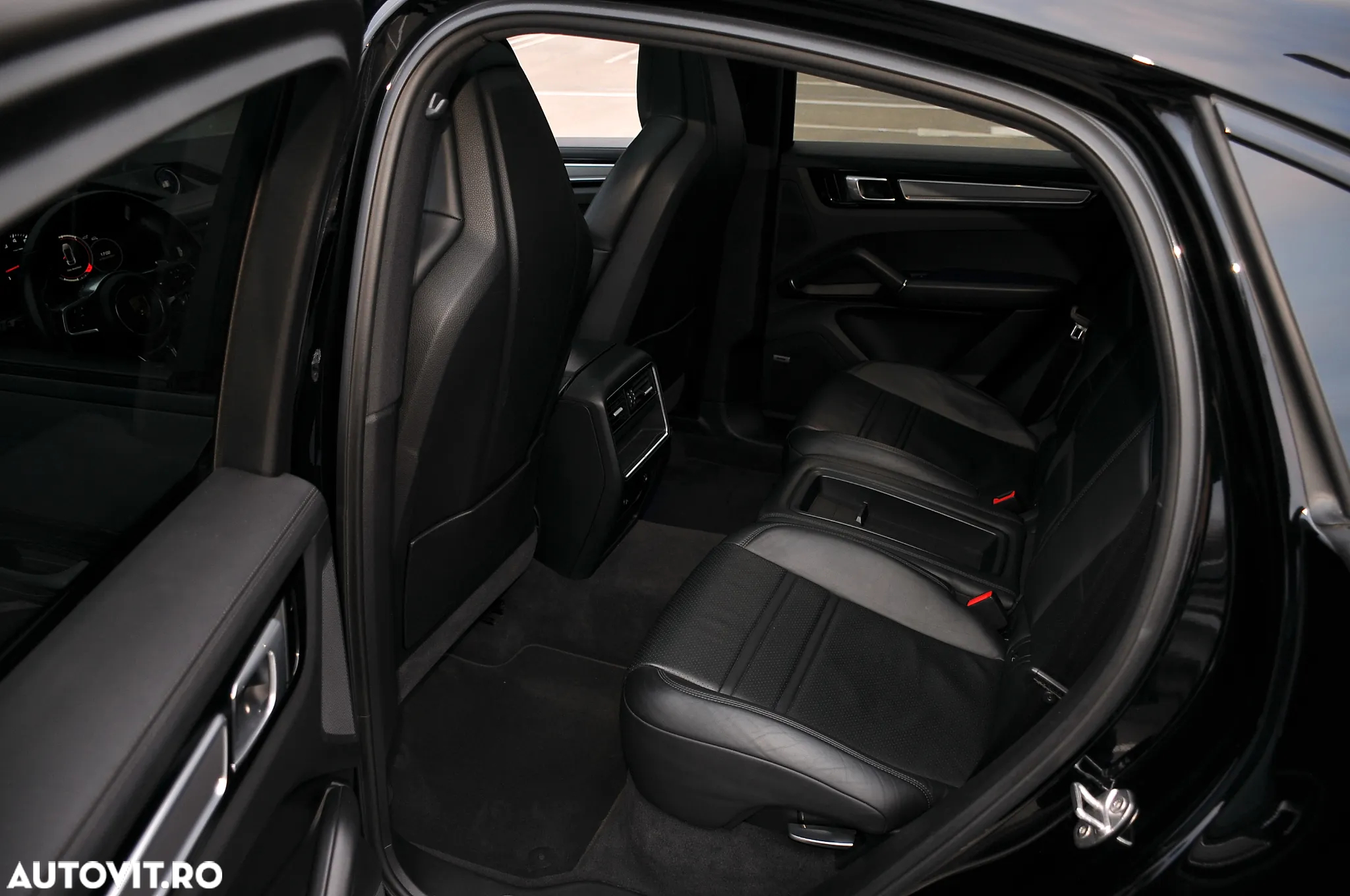 Porsche Cayenne Coupe Tiptronic S Platinum Edition - 17