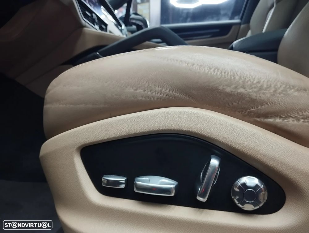 Porsche Cayenne Coupé Turbo S E-Hybrid - 30