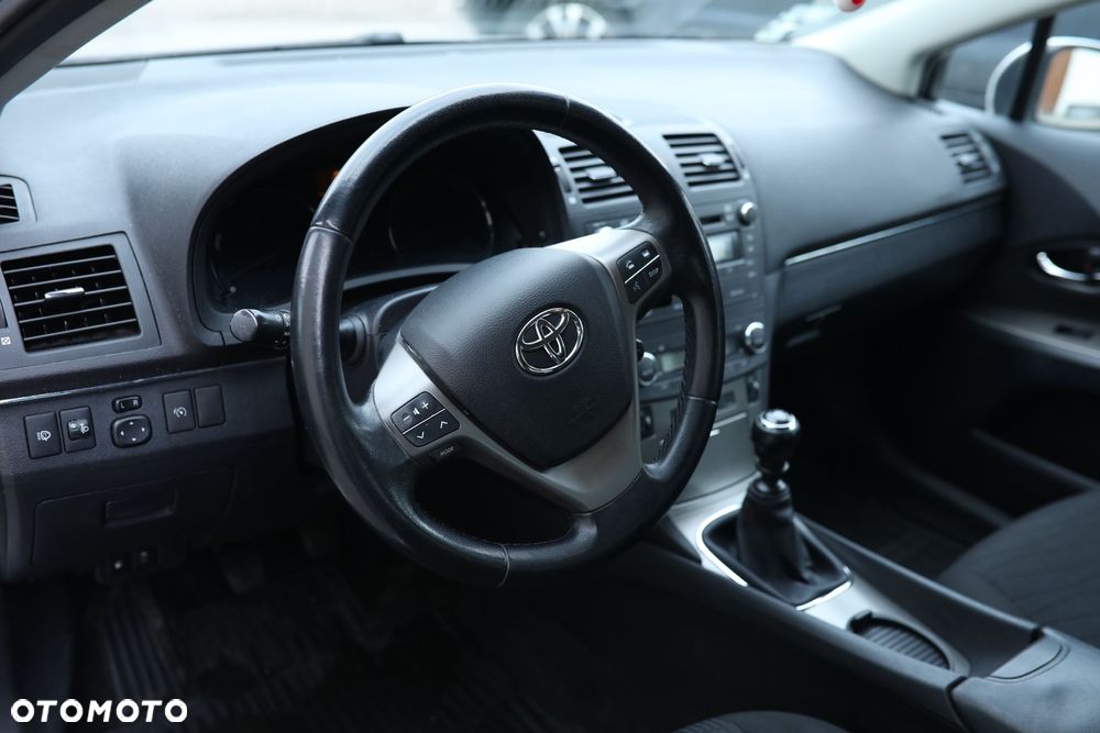 Toyota Avensis 2.0 D-4D - 5