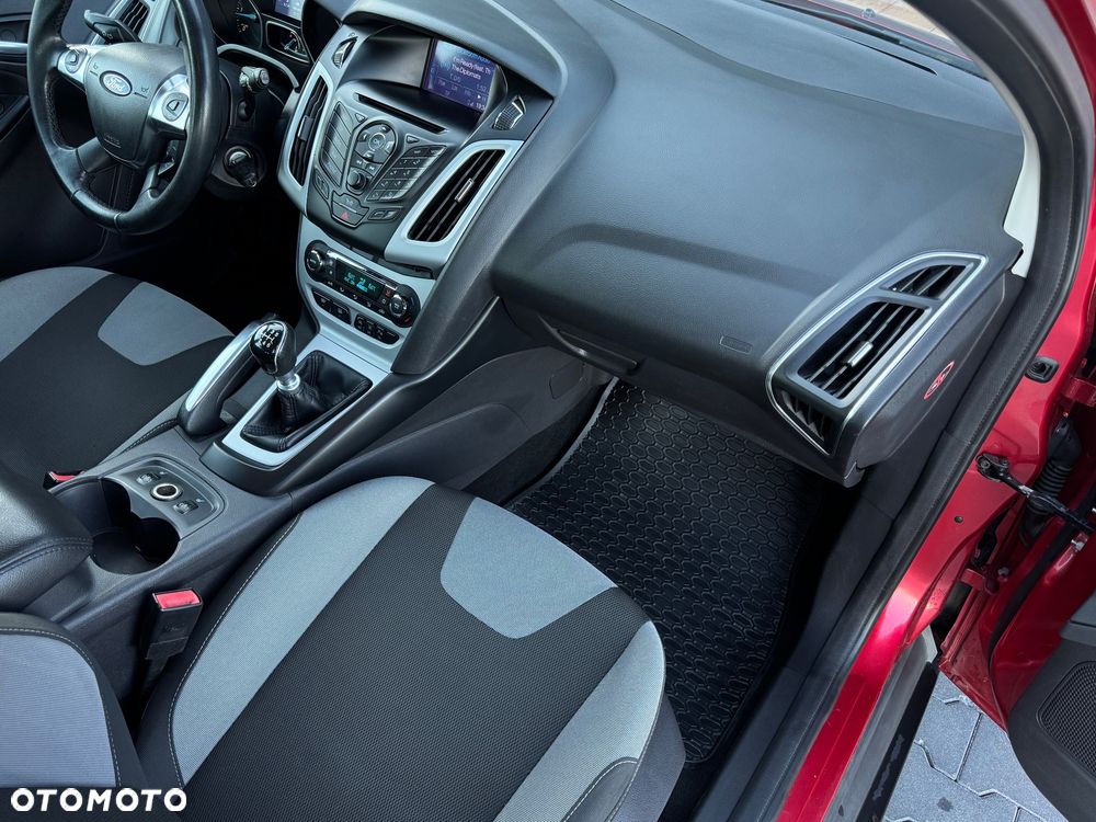 Ford Focus 1.6 TDCi DPF Champions Edition - 27