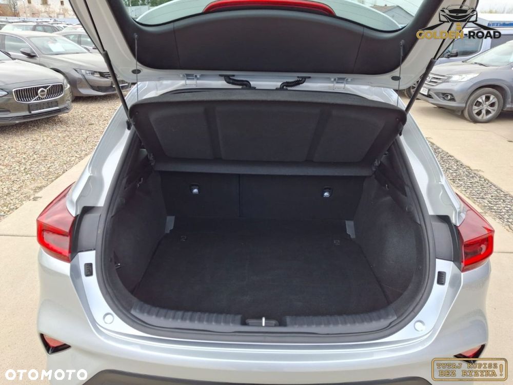 Kia XCeed - 24