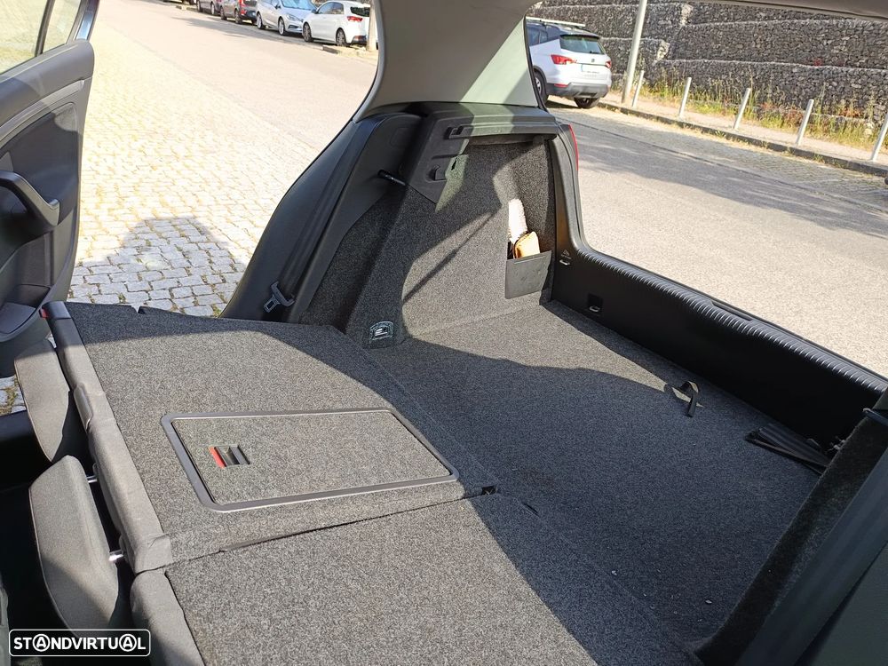 VW Golf 1.9 TDi Confortline DSG 7V - 53