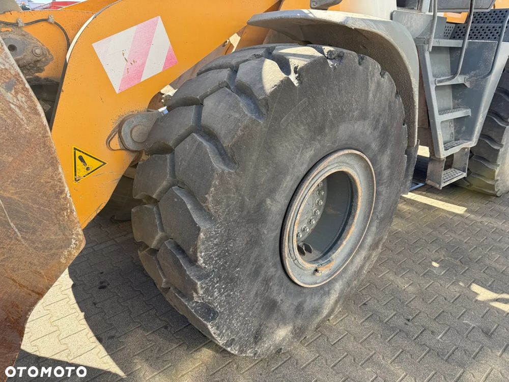 Liebherr L566 - 26