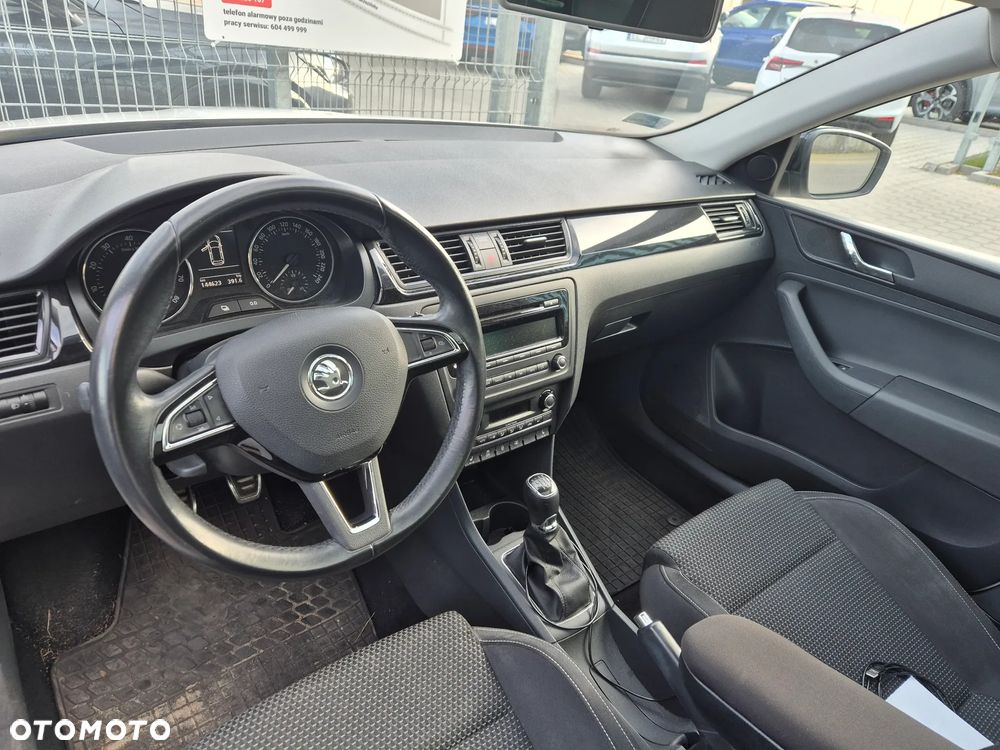 Skoda RAPID Spb 1.2 TSI Style Plus - 9