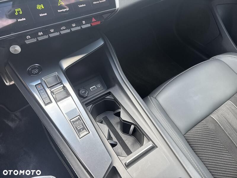 Peugeot 408 - 15