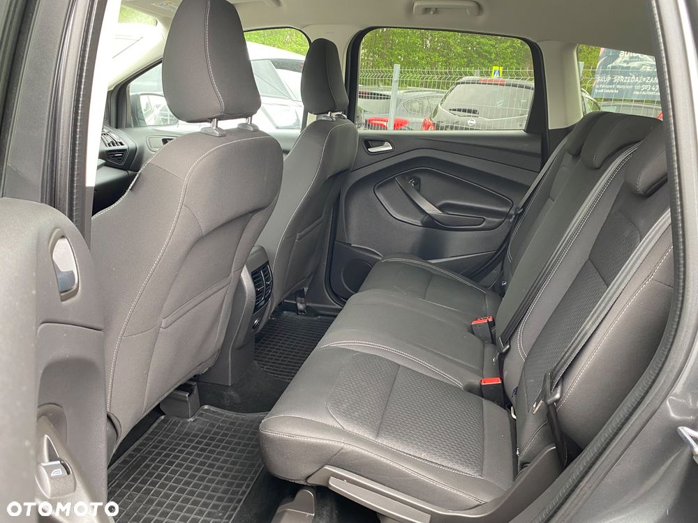Ford Kuga 2.0 TDCi 2x4 Titanium - 22