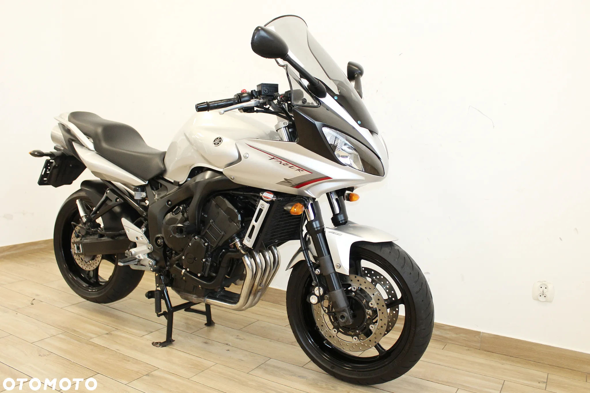 Yamaha FZ - 2