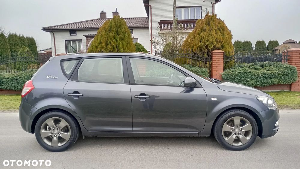 Kia Ceed 1.4 CVVT Attract - 3