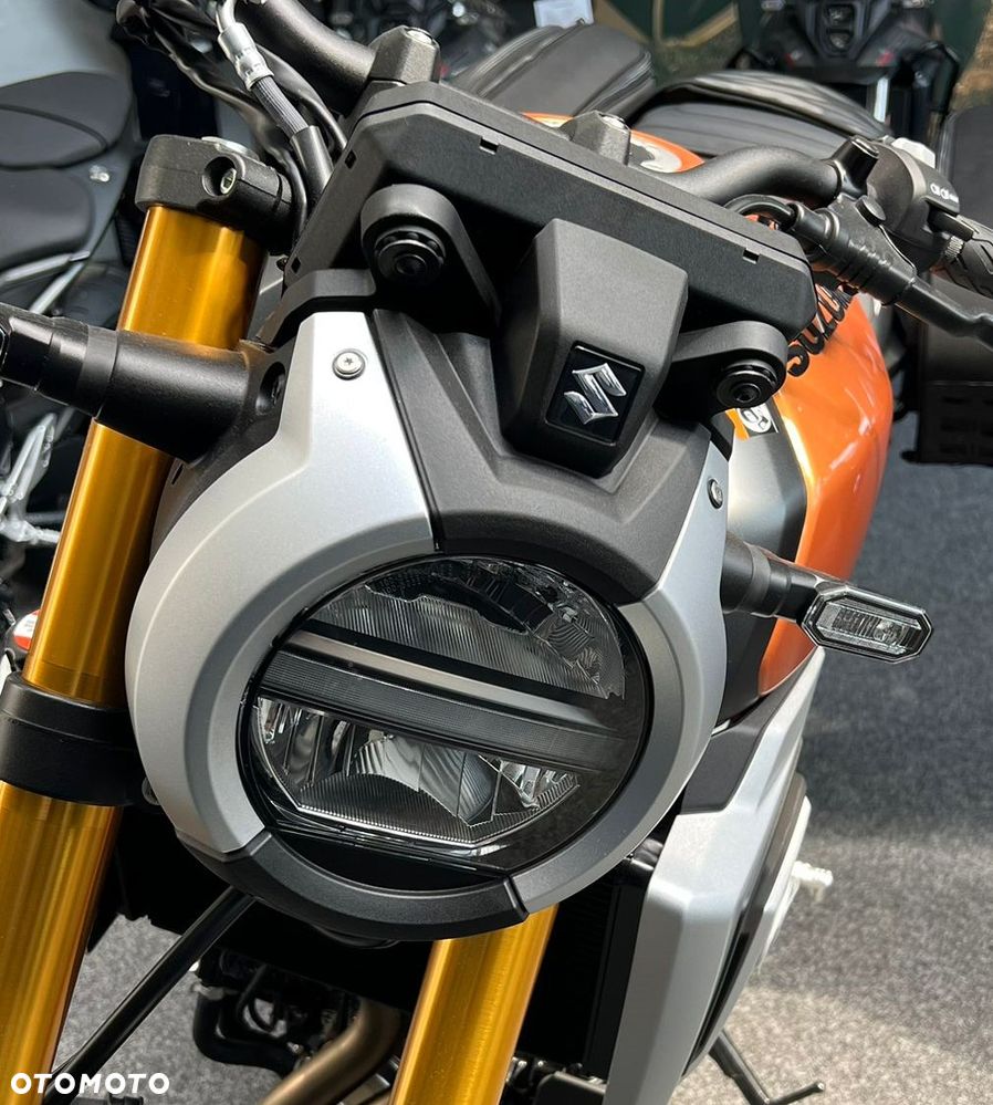 Suzuki T - 6