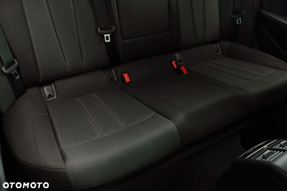 Audi A4 Limousine - 14