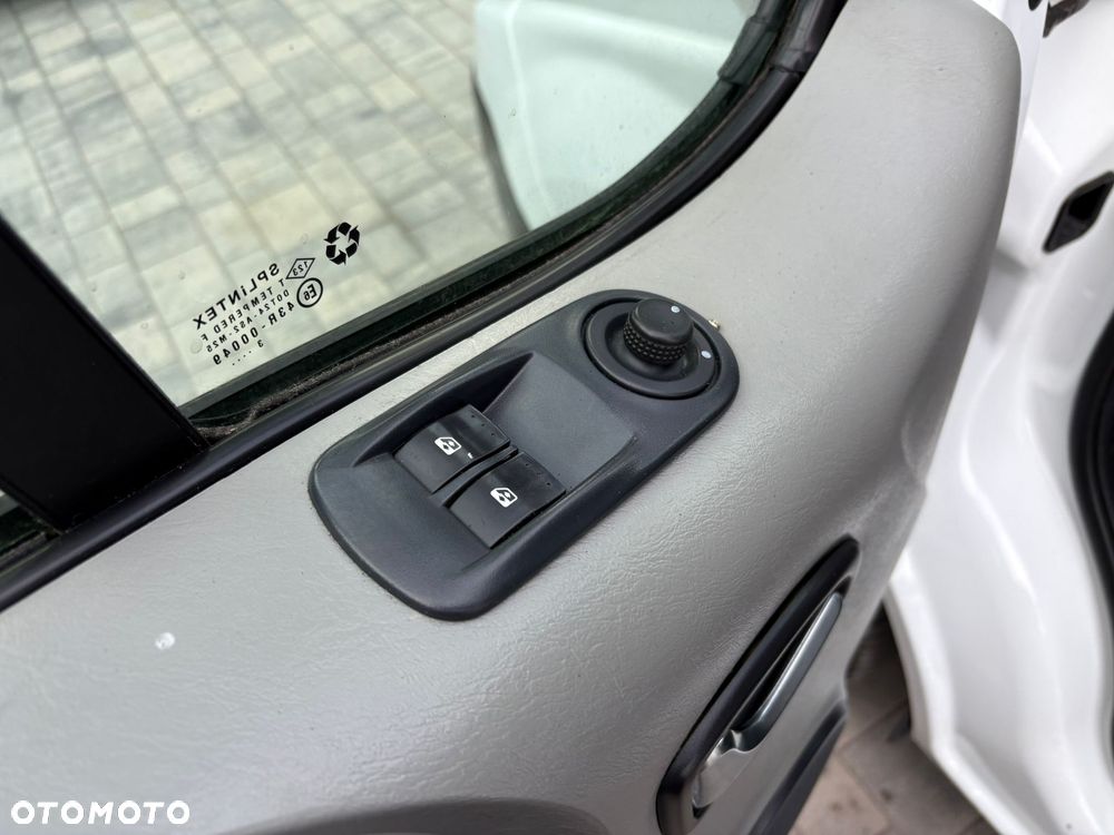 Renault Trafic 2.0 dCi limatyzacja Elektryczne Szyby Gwarancja - 14