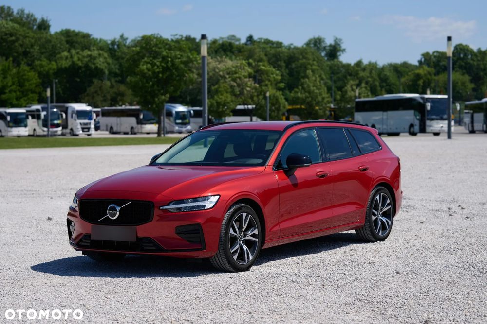 Volvo V60 B4 B Plus Dark - 1