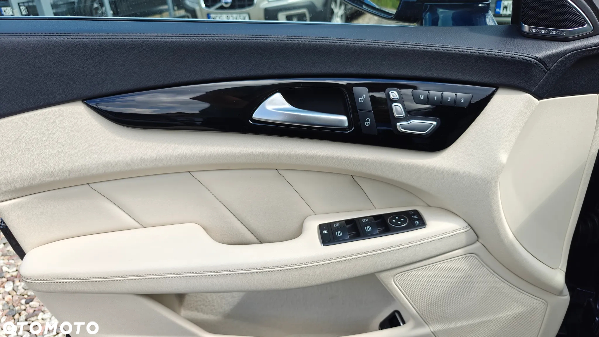 Mercedes-Benz CLS 350 d 4-Matic - 17