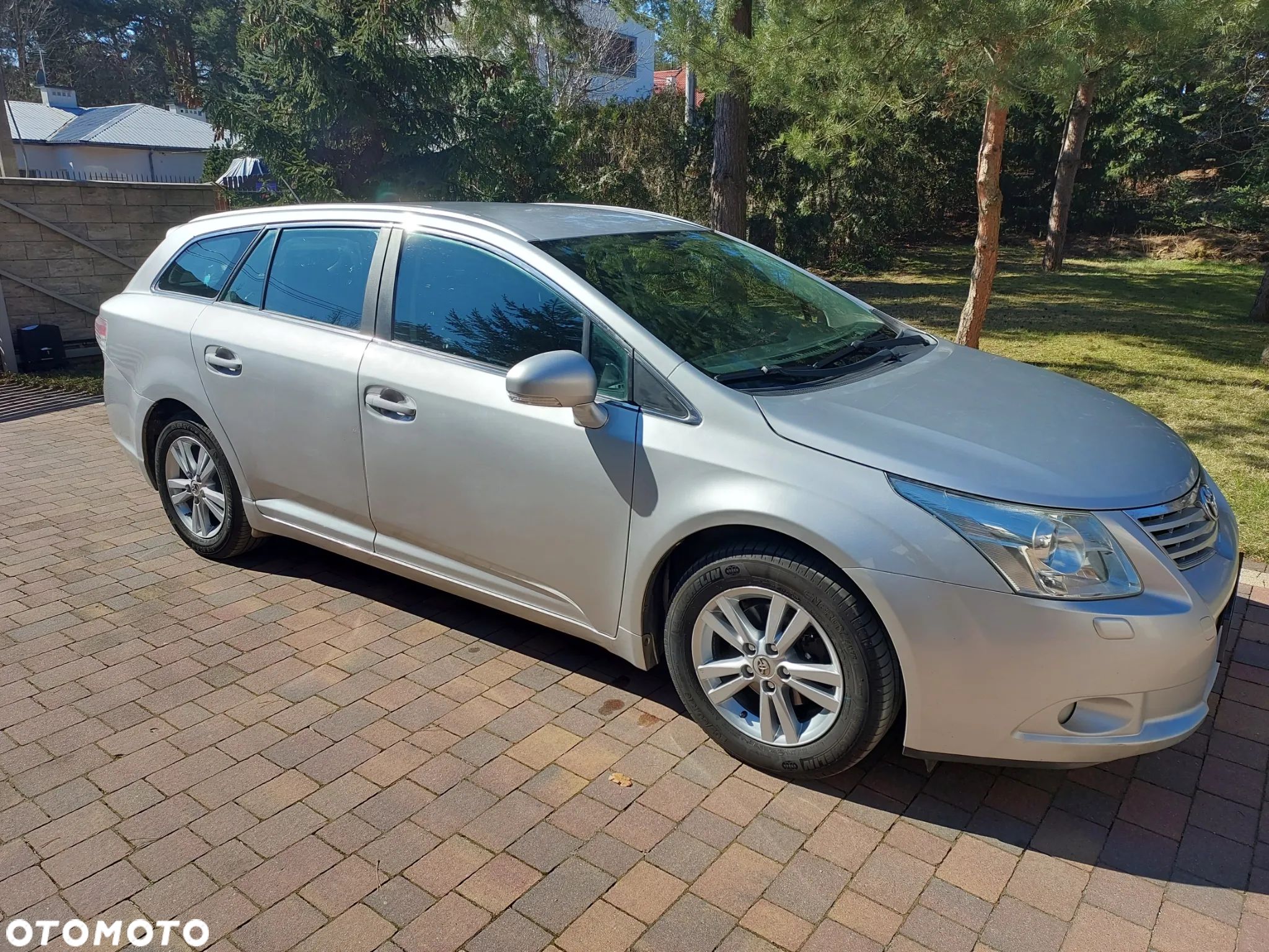 Toyota Avensis 2.0 Business Edition - 1