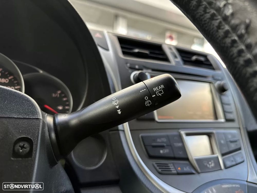 Toyota Verso-S 1.33 VVT-i Exclusive+Navi - 27