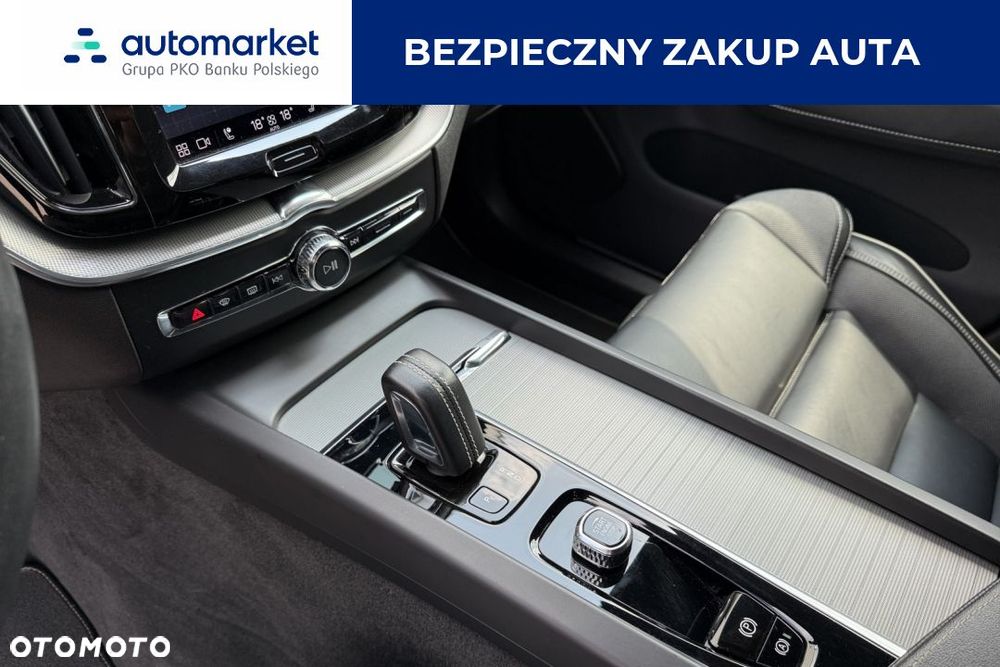 Volvo XC 60 B4 B Plus Dark - 14