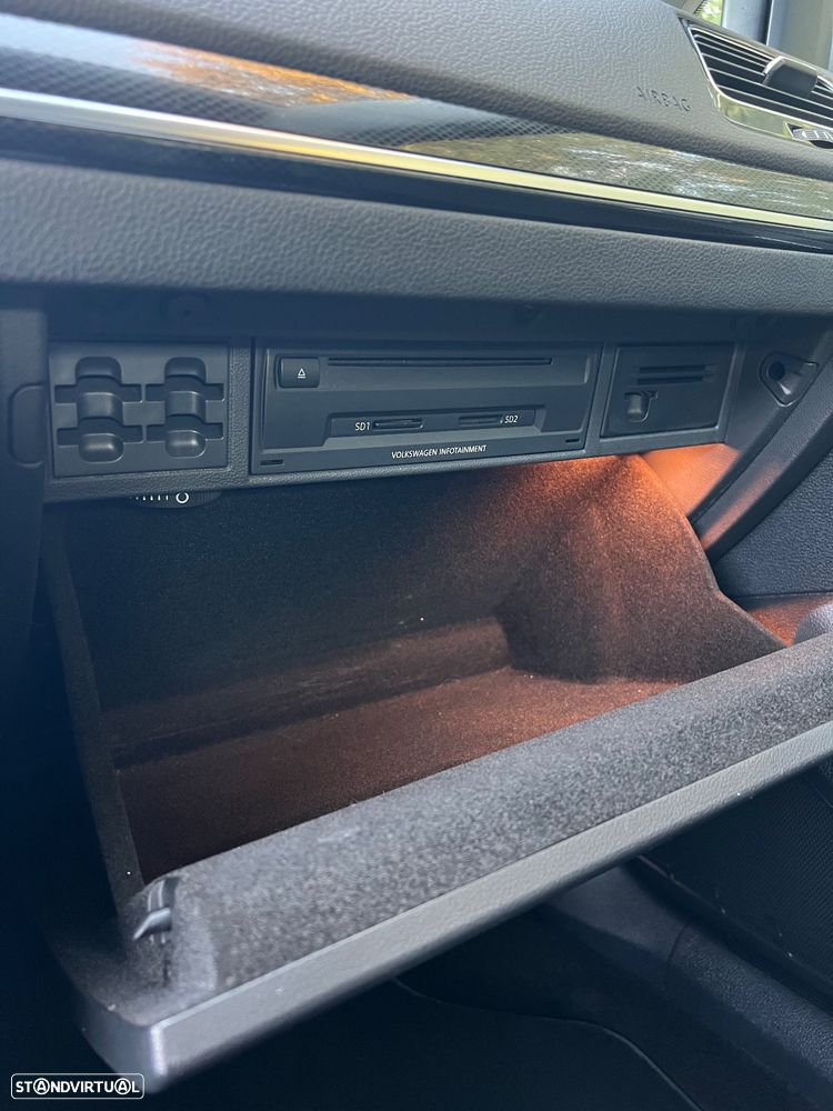 VW Golf 1.6 TDi Highline DSG - 16