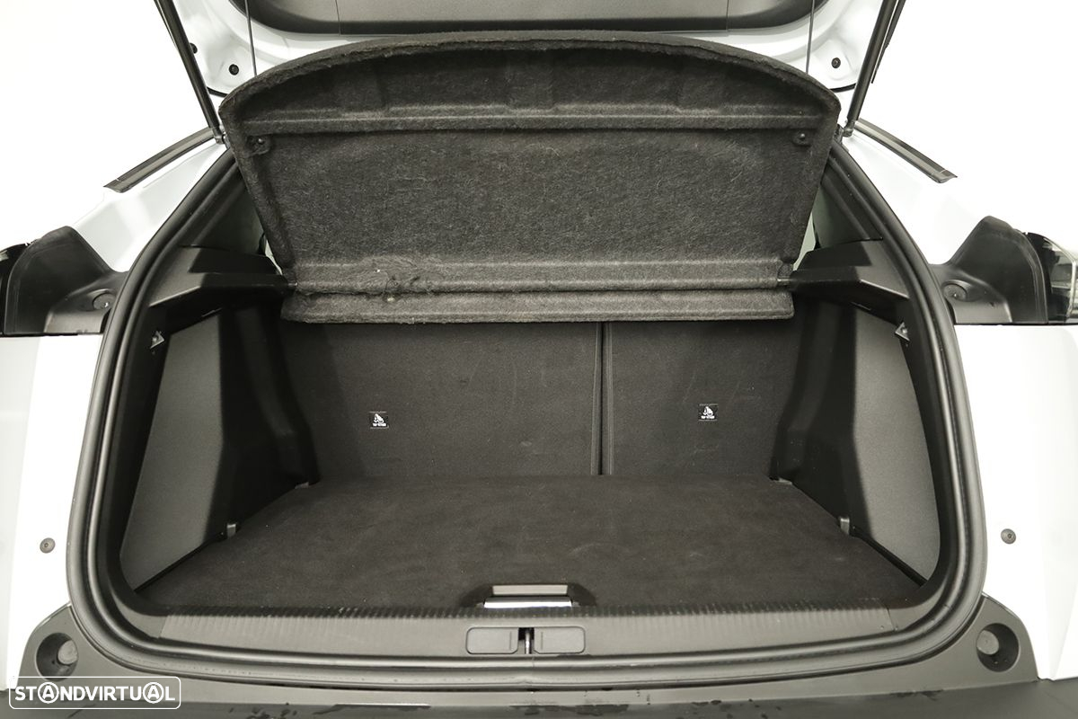 Peugeot 2008 1.2 PureTech Allure EAT8 - 24