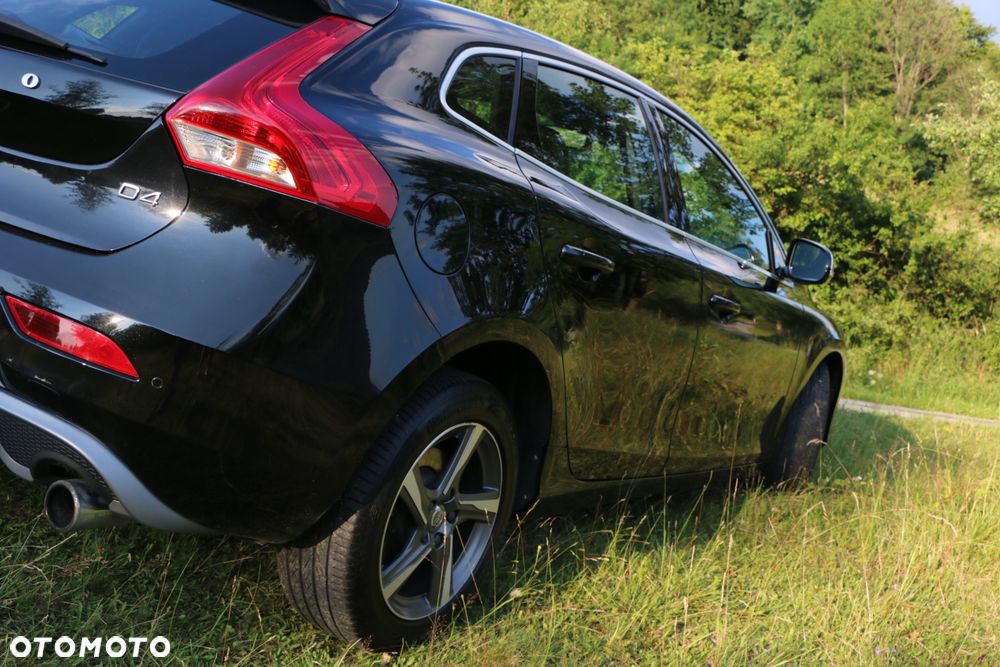 Volvo V40 D4 Drive-E R-Design Momentum - 4