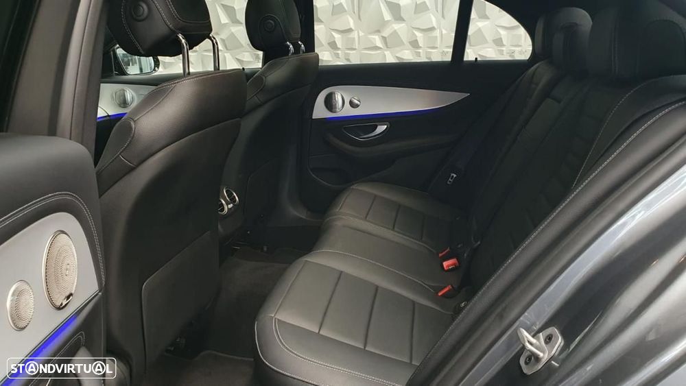 Mercedes-Benz E 300 de 9G-TRONIC AMG Line - 28