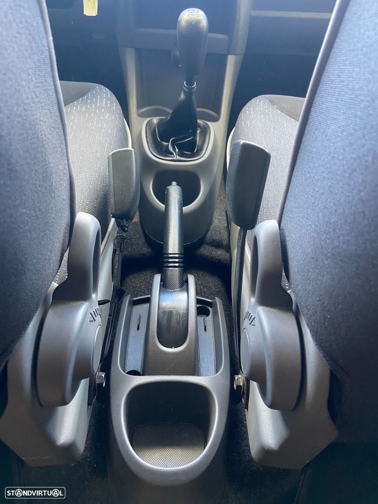 Peugeot 107 1.0 Trendy - 16