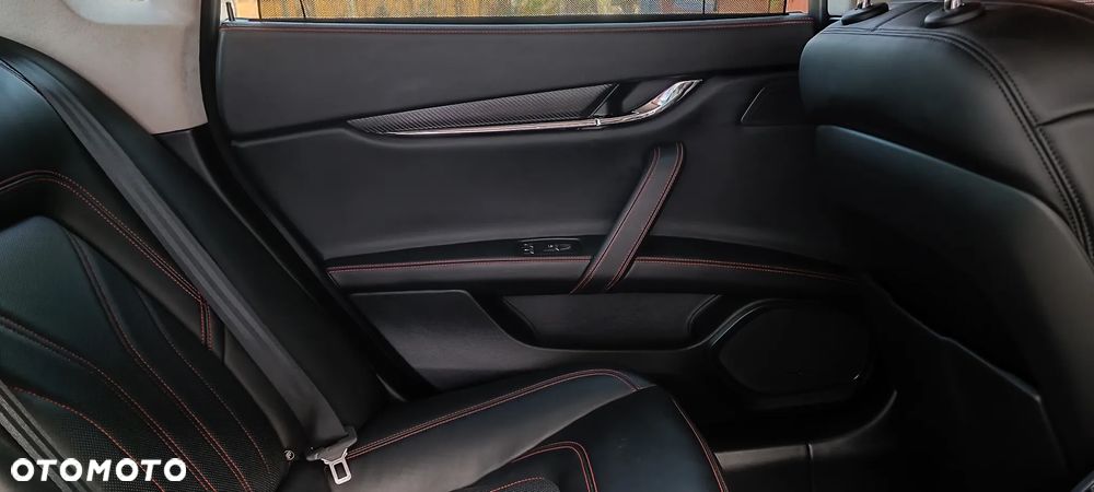 Maserati Quattroporte S Q4 GranSport - 12