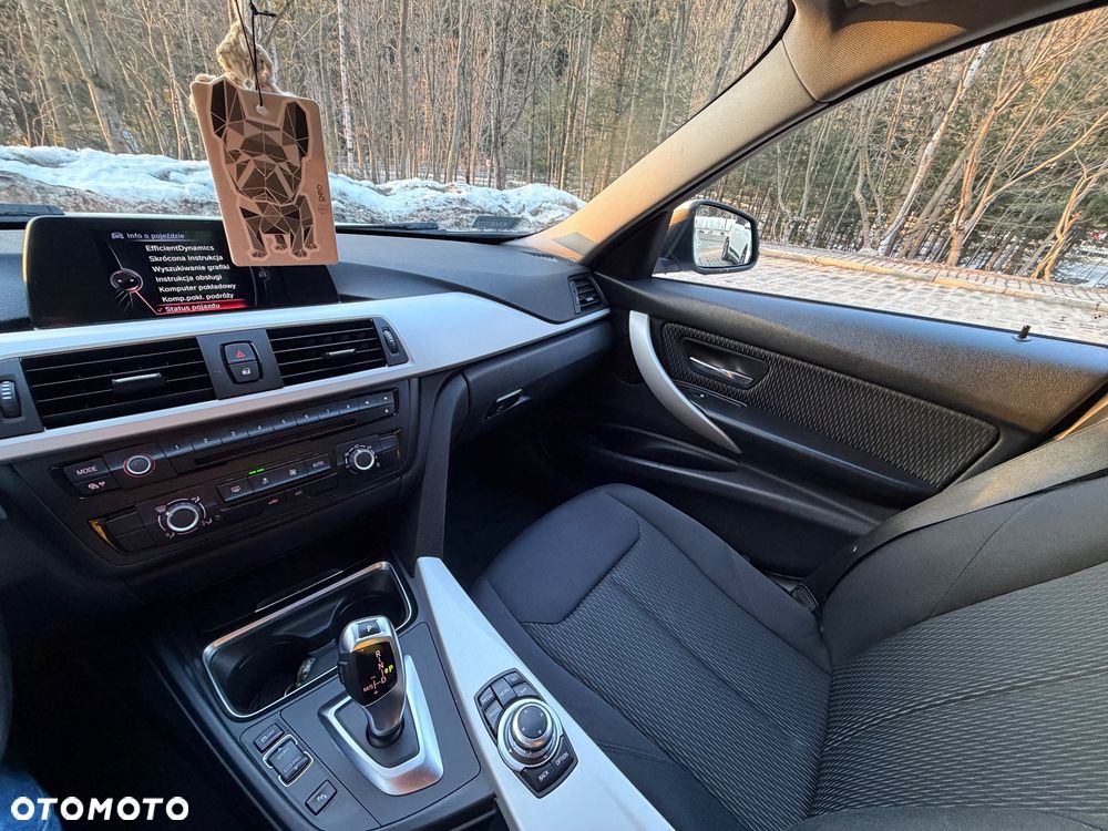 BMW Seria 3 320d - 6