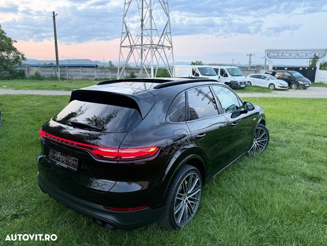 Porsche Cayenne - 3