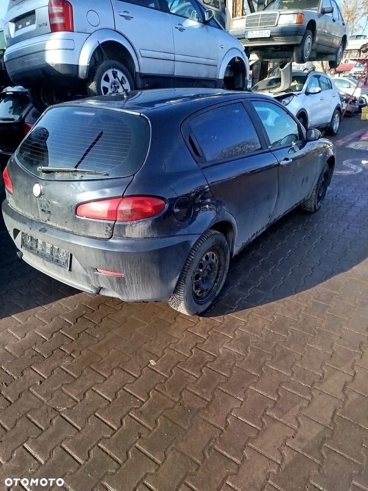 Alfa Romeo 147 na części. - 7