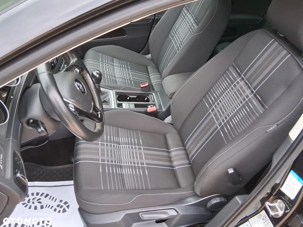 Volkswagen Golf - 9