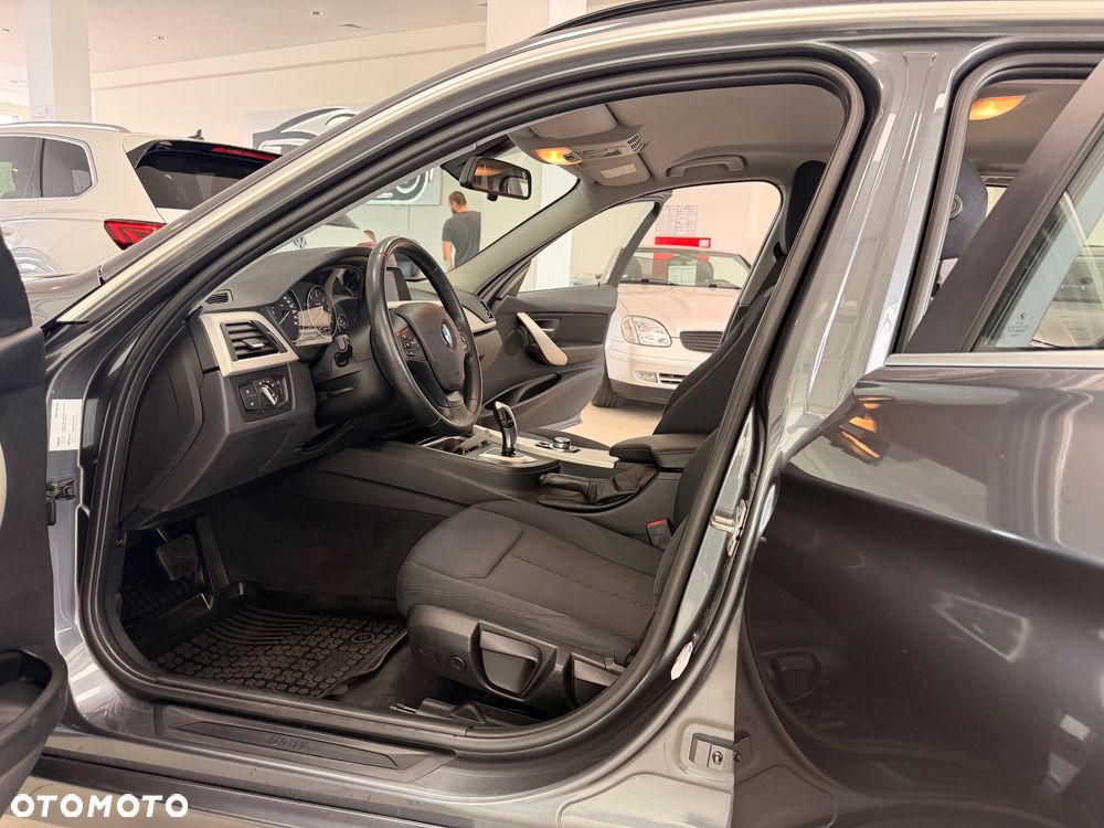 BMW Seria 3 - 24