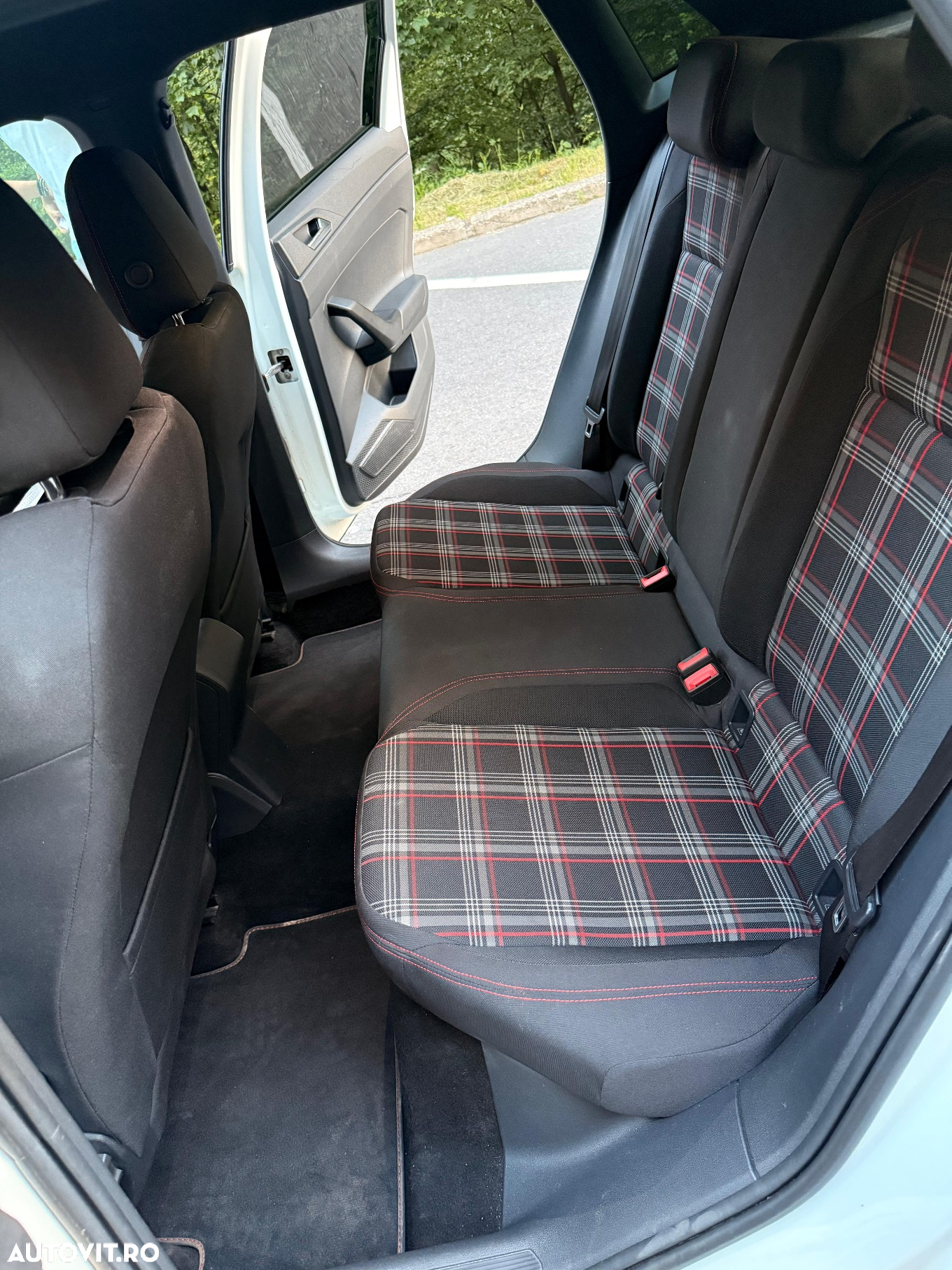 Volkswagen Polo 2.0 TSI DSG GTI - 4