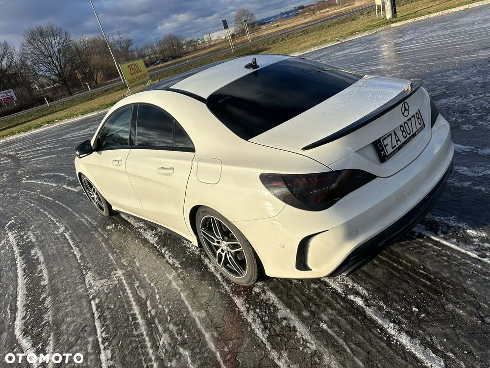 Mercedes-Benz CLA 220 4-Matic - 4