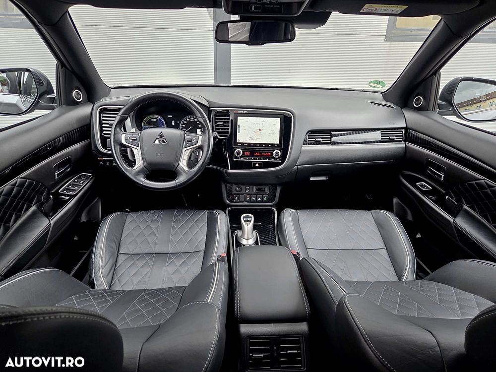Mitsubishi Outlander - 14