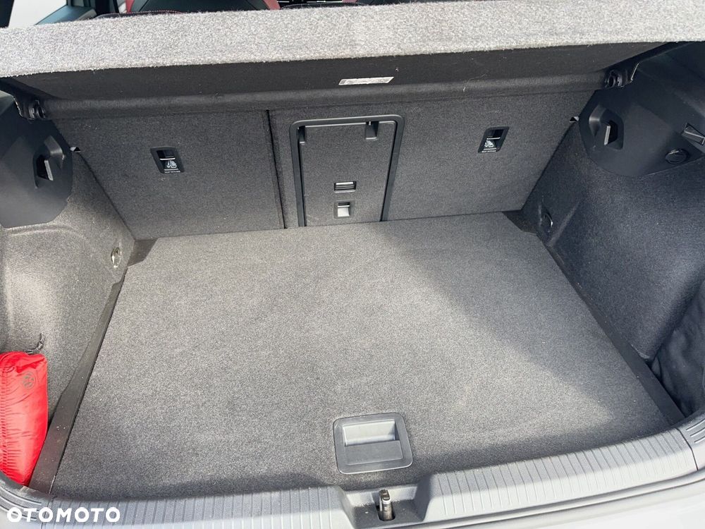 Volkswagen Golf - 10