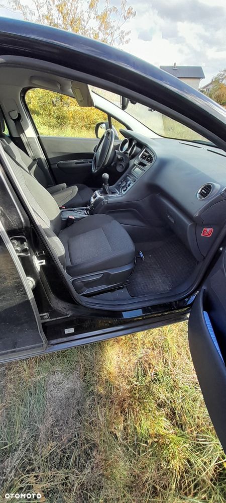 Peugeot 5008 2010 photo 3