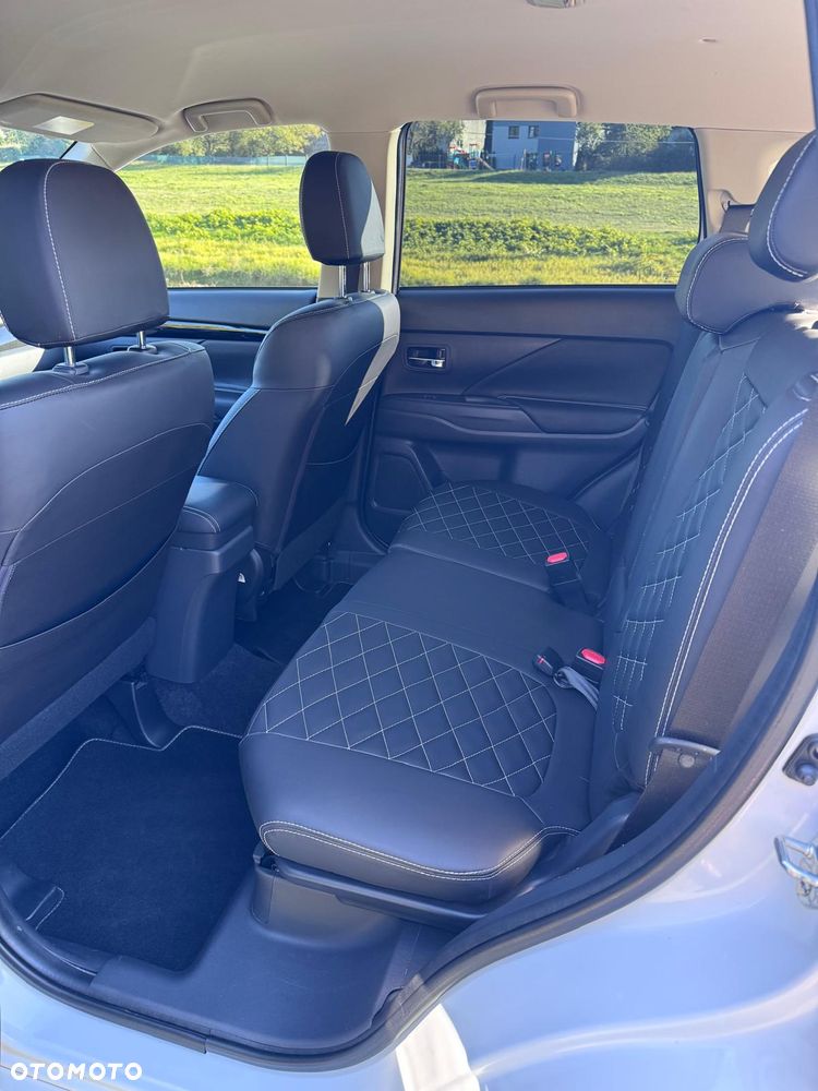 Mitsubishi Outlander - 9
