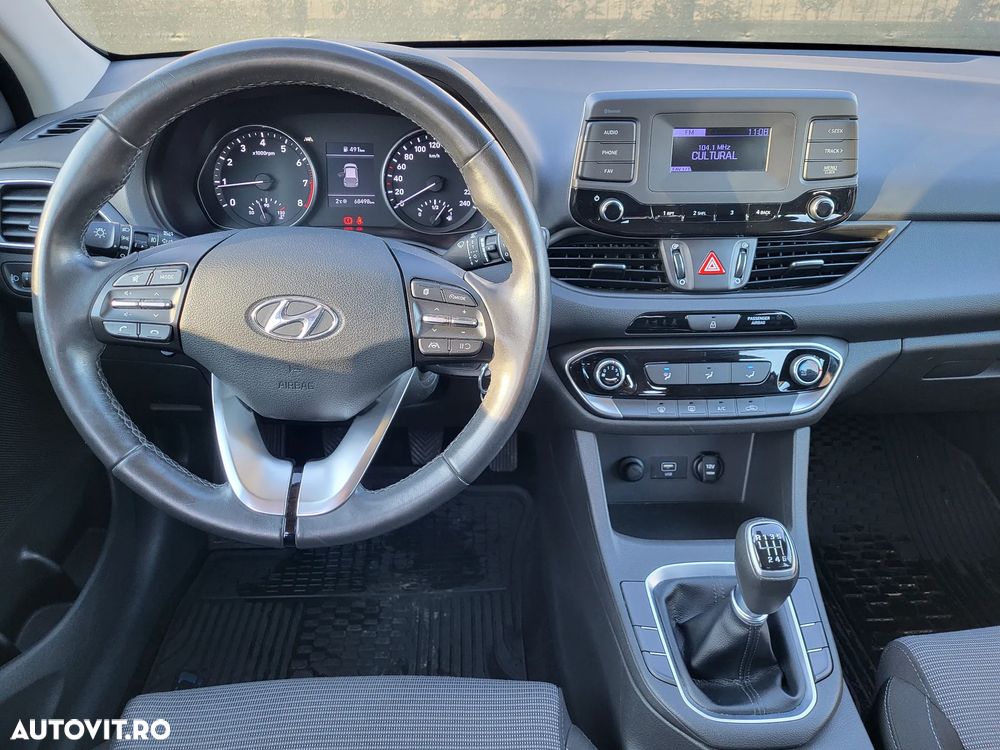 Hyundai i30 1.5 110CP 5DR M/T Comfort - 17