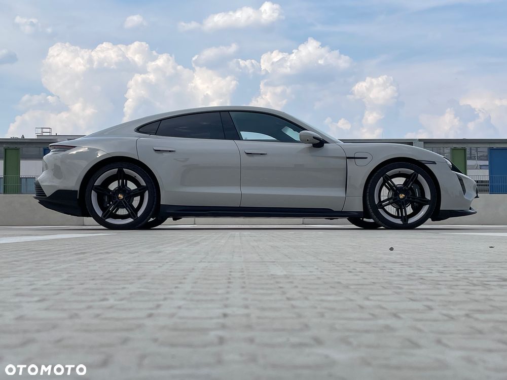 Porsche Taycan Turbo - 7