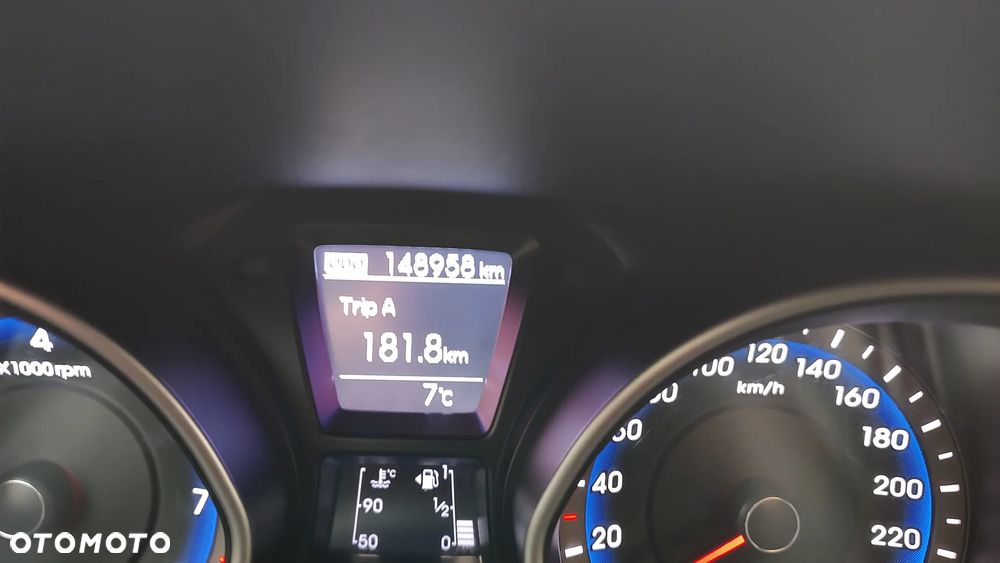 Hyundai i30 1.6 Classic + - 15