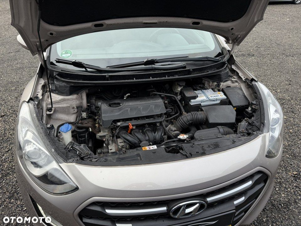 Hyundai i30 1.4 Premiere Comfort - 38