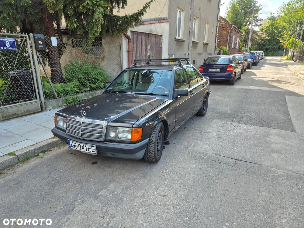 Mercedes-Benz W201 (190) - 8