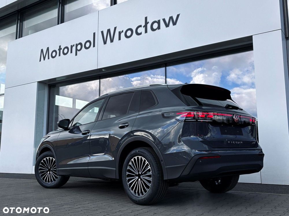 Volkswagen Tiguan - 8