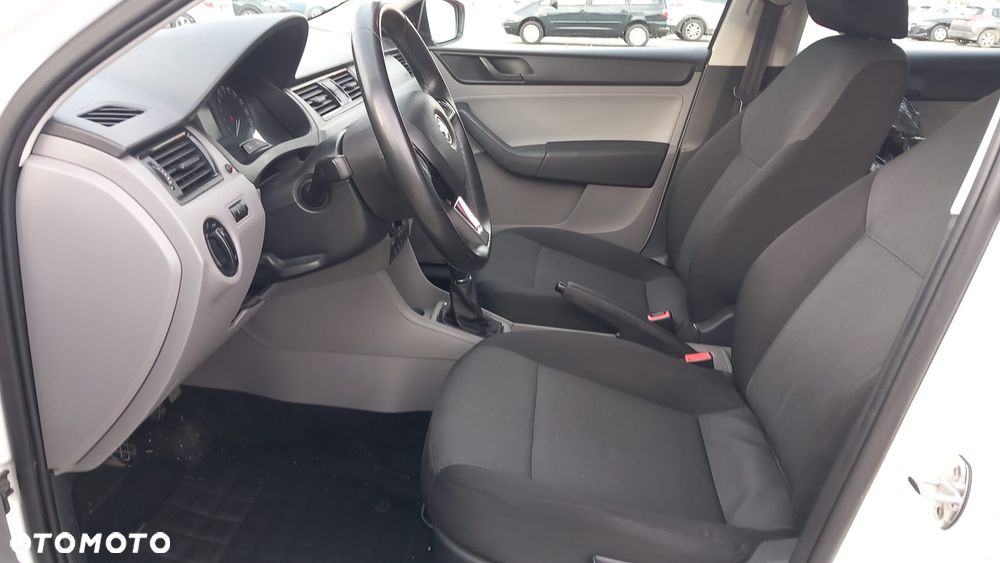 Skoda RAPID 1.6 TDI DPF Edition - 26